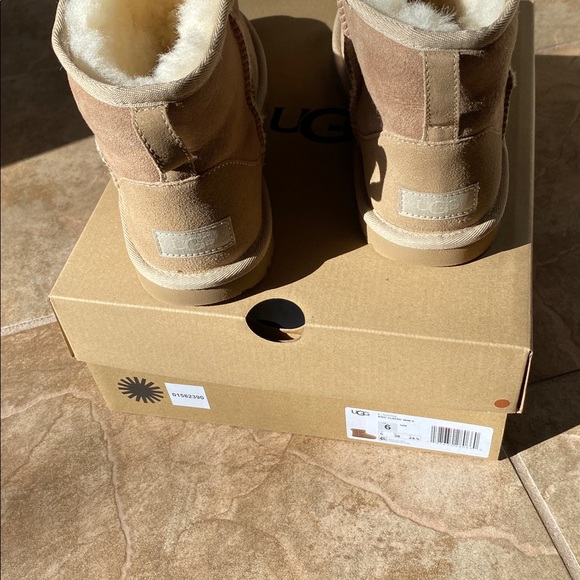 UGG classic mini II - Picture 9 of 12